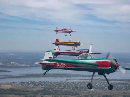 Над Тамбовом пролетит пилотажная группа с копией Знамени Победы