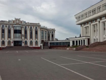 Помощникам депутатов Тамбовской областной Думы хотят повысить зарплату на 8,6 тысяч рублей