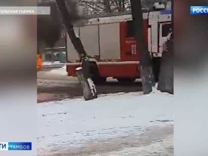 В Котовске открытым пламенем горел автомобиль