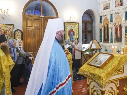 В Неделю 29-ю по Пятидесятнице митрополит Феодосий совершил Божественную литургию в Успенском храме села Тулиновка