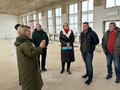 Работы по капитальному ремонту школы №3 в Рассказове не останавливались в праздничные дни