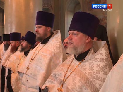 Светские власти и представители духовенства поздравили Митрополита Феодосия с Рождеством Христовым