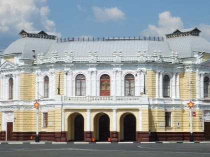 В тамбовском драмтеатре в марте состоится премьера спектакля «Три красавицы» (16+)