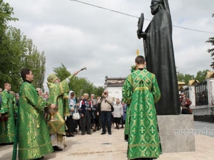 В Мичуринске освятили памятники двум святым