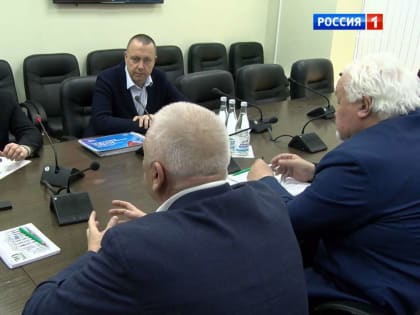 Максим Егоров провёл цикл встреч с руководителями политических партий региона