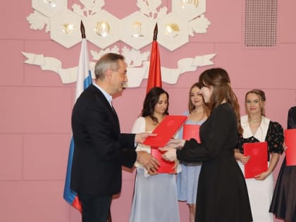 Выпускников Института архитектуры, строительства и транспорта ТГТУ поздравили  с получением дипломов