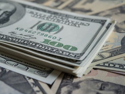 Курс евро превысил сто рублей