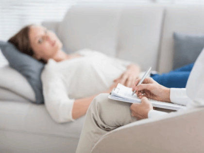 Врач перечислил признаки инсульта по утрам