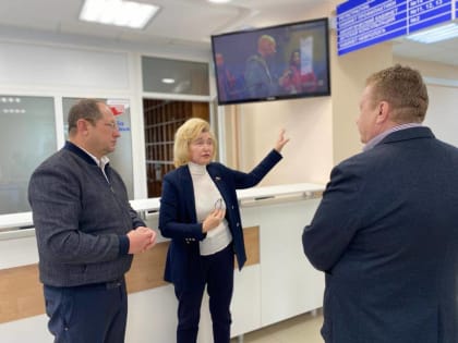 Тамара Фролова посетила отремонтированную Центральную районную больницу Никифоровского района