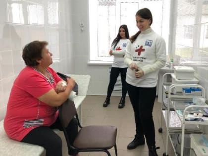 Волонтеры-медики провели акцию "Добро в село"