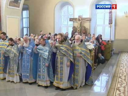 Сотни христиан пришли на проводы чудотворной иконы в Тамбове