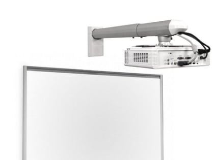 Тамбовская библиотека получила мультимедийное оборудование