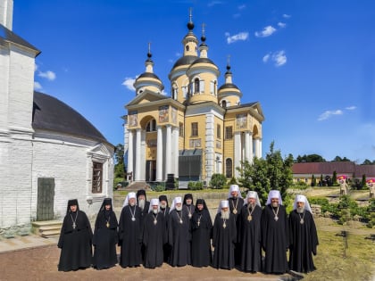 Паломники Тамбовской епархии во главе с митрополитом Тамбовским и Рассказовским Феодосием посетили Вышенский Успенский монастырь