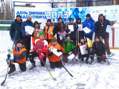 Мичуринцы сыграли в дворовый хоккей