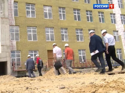 Депутаты проинспектировали строительство поликлиники на севере Тамбова