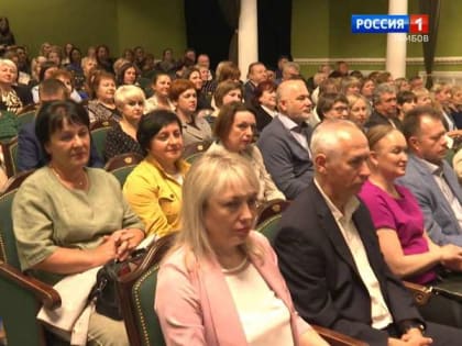 В Тамбове по случаю приближающегося профессионального праздника наградили медработников