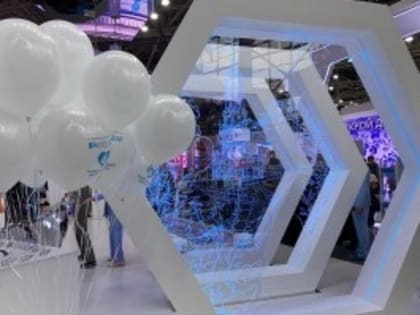 Владимир Путин осмотрел экспозиции на выставке «Россия»