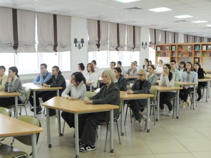 Ректор ТГТУ провел «Урок мужества» для учеников школы Сколково