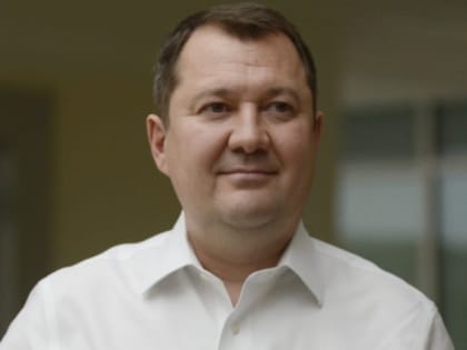 Максим Егоров поздравил работников библиотек с профессиональным праздником