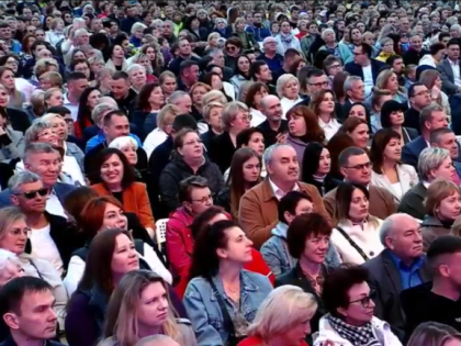 На главной площади Тамбова выступают звезды мирового уровня