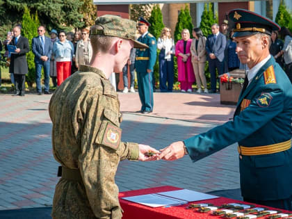 Выпускники Военного учебного центра Державинского получили погоны