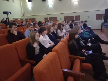 Сотрудниками ЦЗ для детей  ТОГБУЗ « ГДП Коваля г. Тамбова» Михалевич И.И., Акатушевой Л.А. в  КДЦ « МИР» было проведено мероприятие с учащимися 8 классов