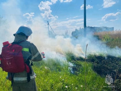 В Тамбовской области пожарные-добровольцы за один день потушили два возгорания