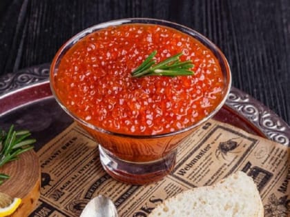 После введения маркировки в России подорожает красная икра