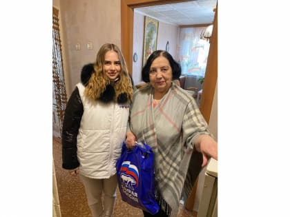 Активисты «Молодой Гвардии Единой России» и «Волонтёрской Роты» поздравили с новогодними праздниками участников Великой Отечественной войны из Тамбовской области