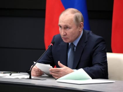 Владимир Путин допустил рост зарплат в России на 3-5 процентов