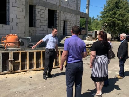 На 42 процента продвинулось строительство Дома культуры в селе Петровское