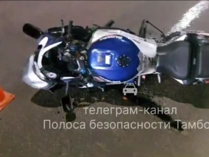 На перекрёстке Мичуринской и Лысогорской мотоцикл столкнулся с «Приорой»