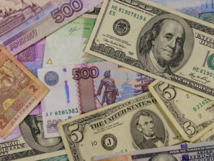 Банк России намерен продлить действие ограничений на снятие валюты
