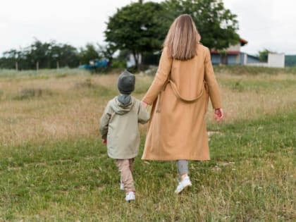 Эксперты рассказали, какую помощь в 2025 году могут получить матери-одиночки