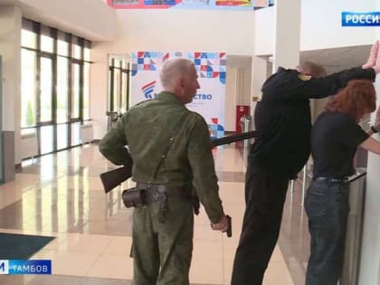 В СТЦ в ходе тренировки обезвредили взявшего заложников преступника