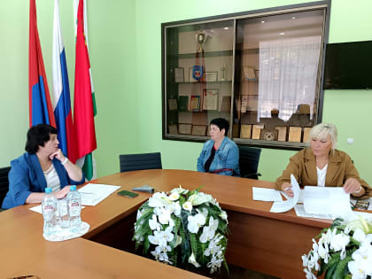 В общественной приемной Главы Тамбовской области на вопросы мичуринцев ответила Анна Орехова