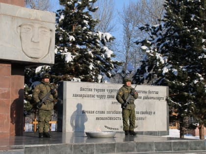 В День Героев Отечества в Туве состоялась церемония возложения цветов