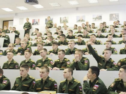 85 выпускников школ Тувы подали в военные комиссариаты заявления о желании поступить в военные ВУЗы