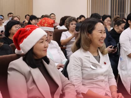 В Республиканской больнице № 1 прошла торжественная церемония вручения государственных наград