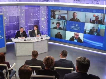 Сенатор Дина Оюн приняла участие в "Парламентском диалоге" с министром строительства Иреком Файзуллиным