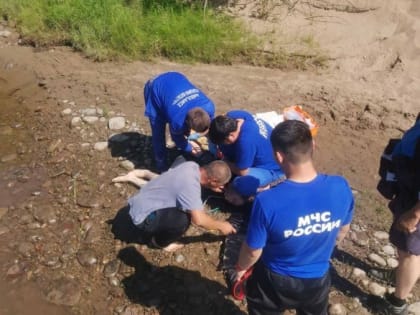 В Кызыле двое школьников спасли 11-летнюю девочку от гибели на воде