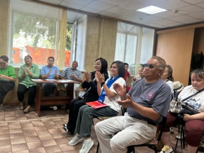 Талантливые, активные, целеустремленные: единороссы Тувы поздравили особенную молодежь