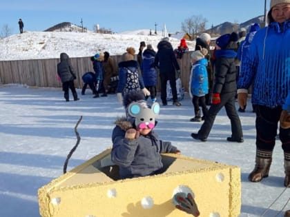 Национальный парк Тувы приглашает последний раз этой зимой погулять на катке