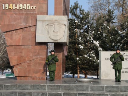 В Туве прошли торжественные митинги в честь Дня защитника Отечества