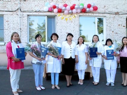 Поздравление Кан-оола Даваа с Днем медицинского работника