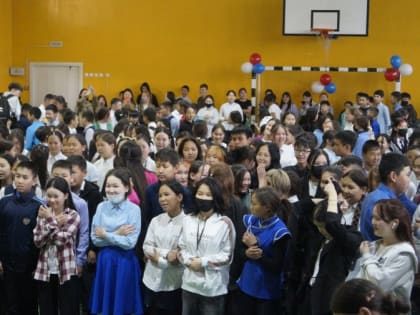 Самая масштабная акция в Туве, посвященная Международному дню детского телефона доверия, прошла в Кызыле