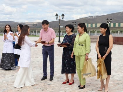 Выпускникам медколледжа Тувы вручили дипломы