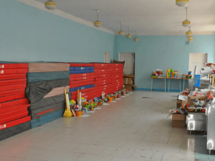 Образовательные учреждения Свердловского района ЛНР получили гуманитарную помощь от Тувы