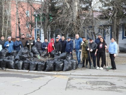 В Кызыле депутаты «Единой России» присоединились к субботнику