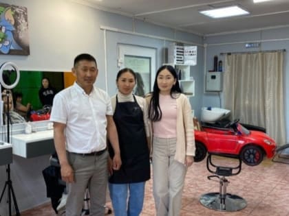 В городе Ак-Довураке в Туве открылась детская парикмахерская